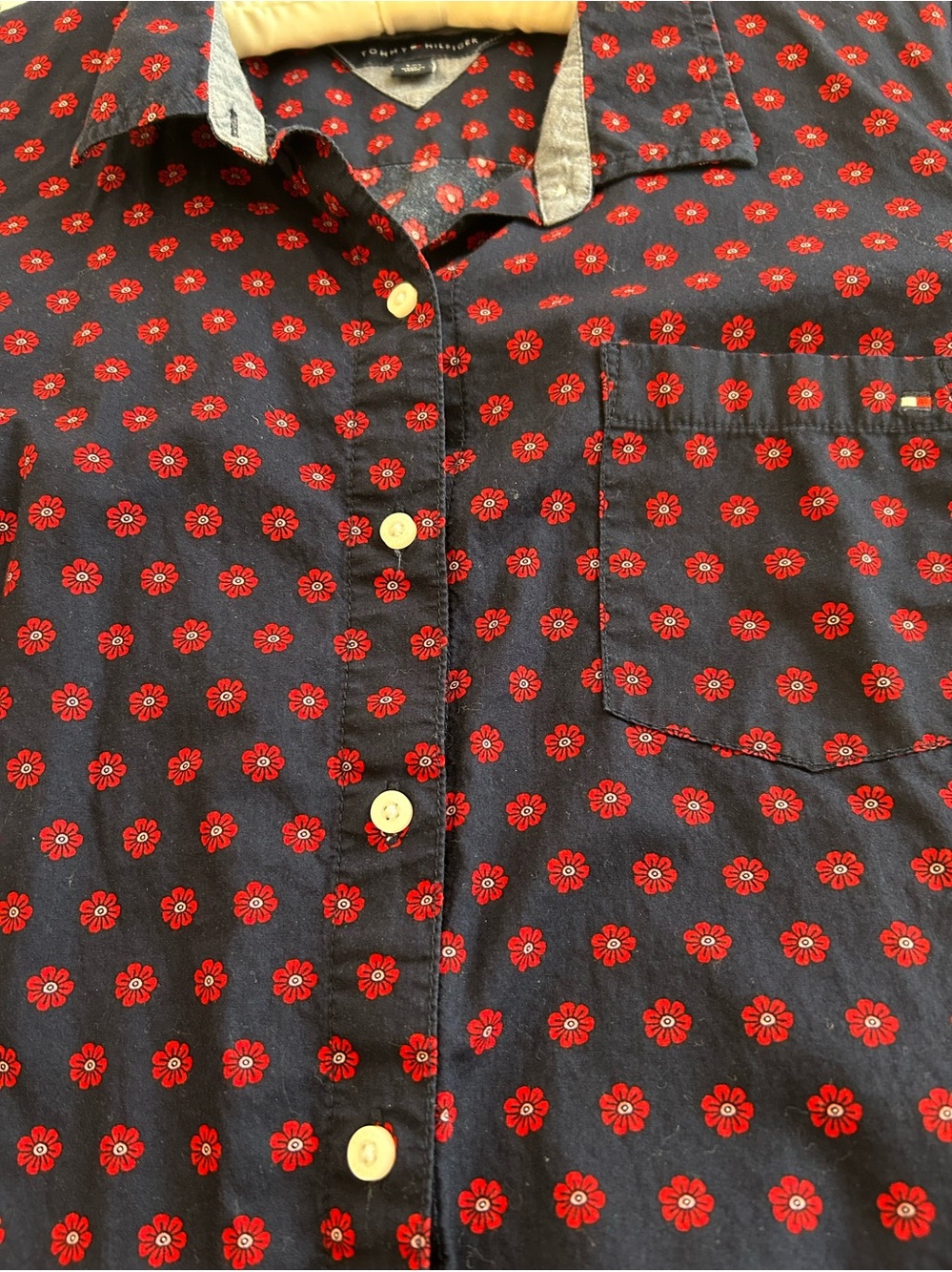 Tommy Hilfiger button down - Picture 4 of 12
